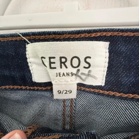 Ceros Dark Wash High Rise Flare Jeans Size 9/29 - Picture 5 of 7